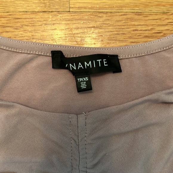 Dynamite Ruched Long-Sleeve Cropped Top - Picture 4 of 7